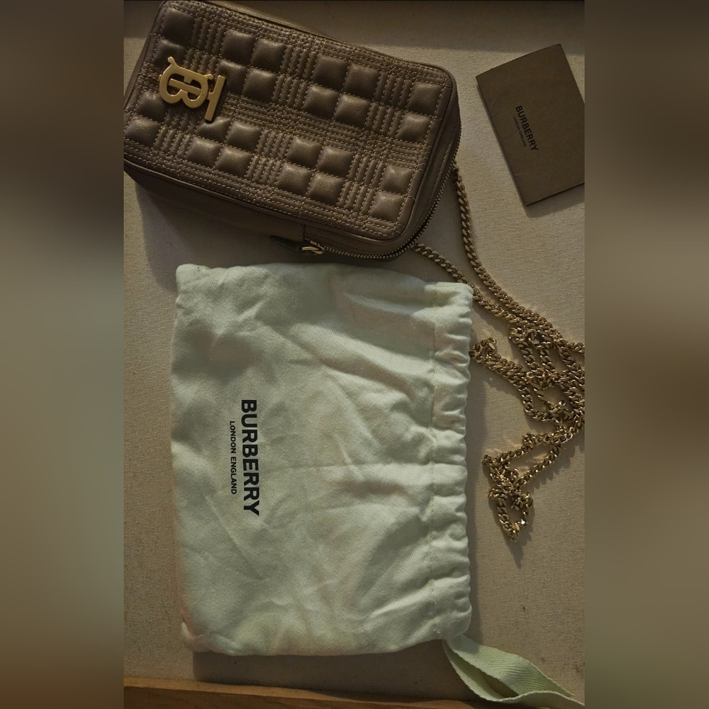 Authentic Burberry crossbody bag - Picture 1 of 2